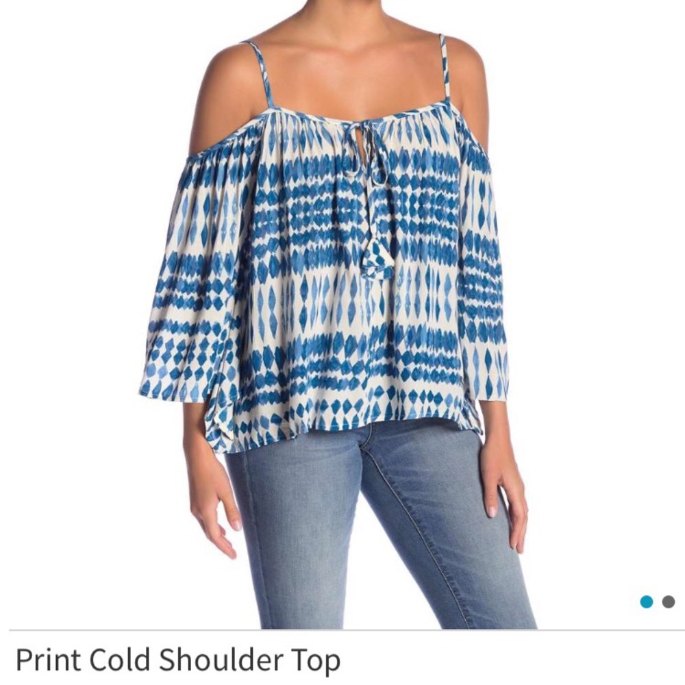 🎉🎉JUST REDUCED🎉🎉Love stitch top